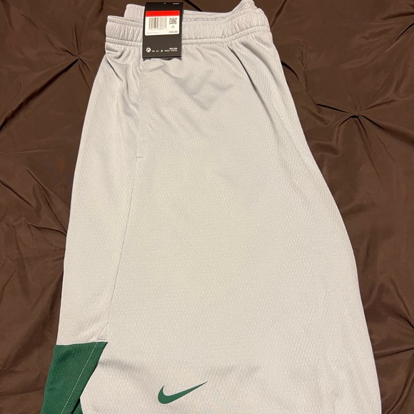 Nike Men’s Breathe Player Shorts - Picture 1 of 2